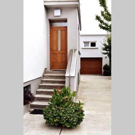 Modern Apartment In Tarnów Kültér fotó
